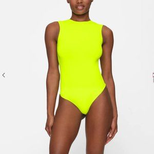 SKIMS Essential Crew Neck Sleeveless Bodysuit Green Highlighter Size S/M